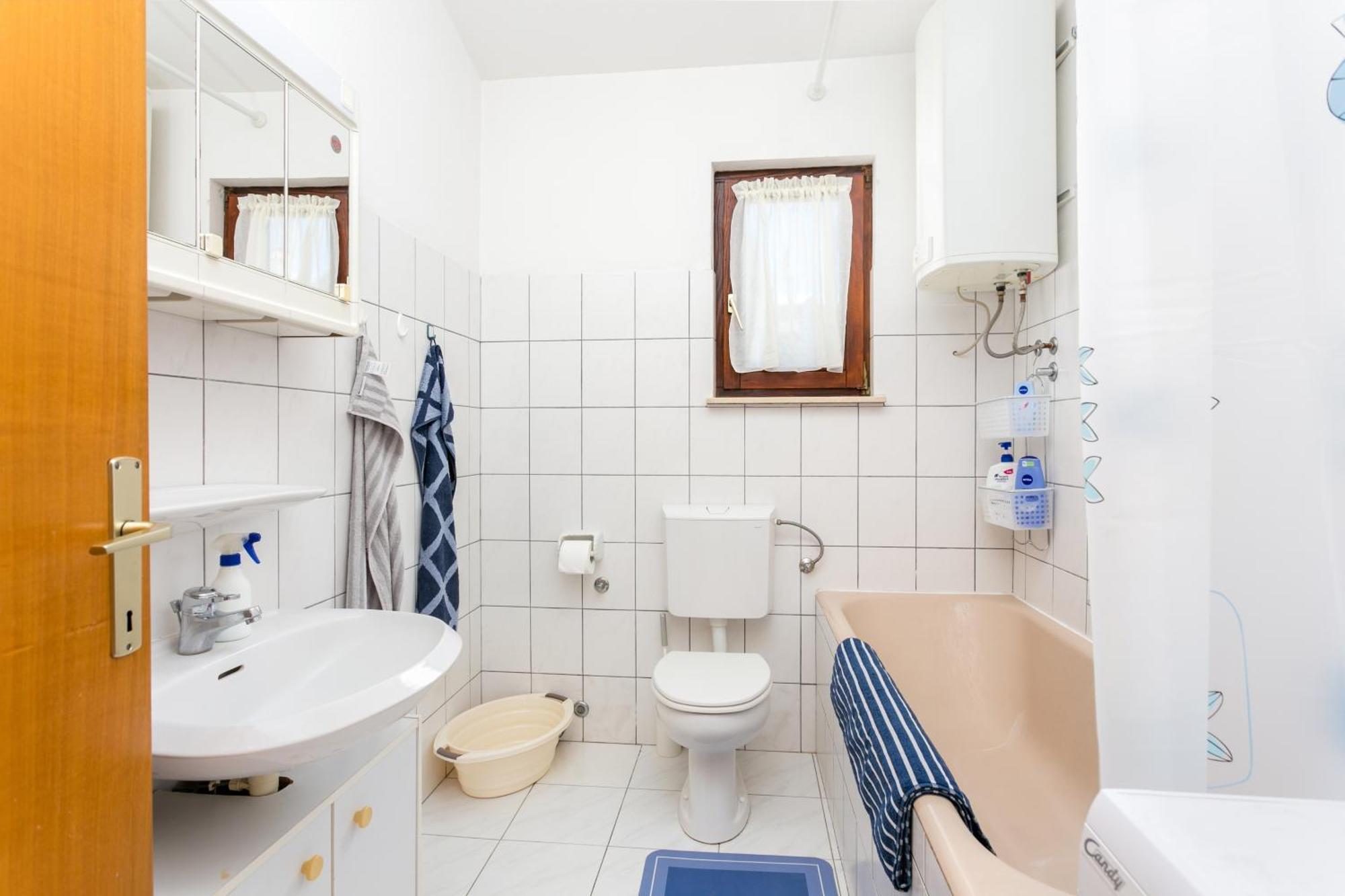 Apartments With A Parking Space Podstrana, Split - 17586 Room photo