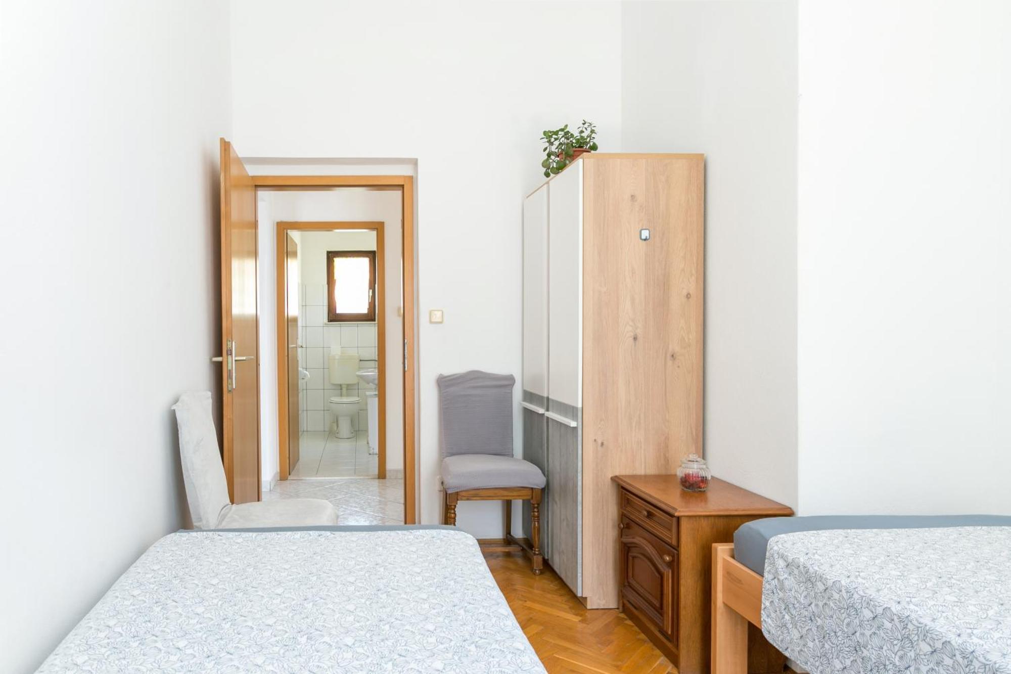 Apartments With A Parking Space Podstrana, Split - 17586 Room photo